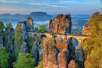 Bastei (El Puente sobre el Abismo) (Valle del Elba, ALEMANIA)