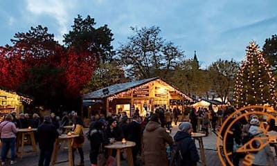 Weihnachtsdorf am Campus der Universität Wien - Aldea Navideña en el Campus universitario de Viena