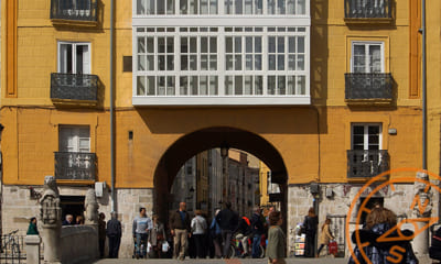 Arco de San Juan e Iglesia de San Lesmes