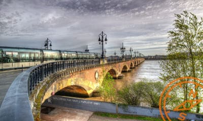 Puente de Piedra (Pont de Pierre)